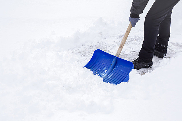 What are the Rules for Shoveling Snow in Bismarck?